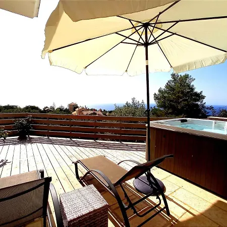 Authentic Kefalonia - Pinecone * Fiskardo