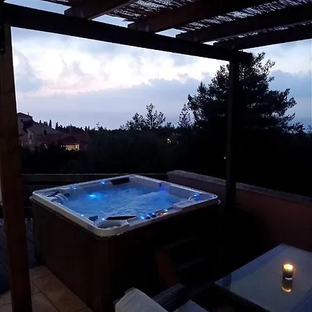 Authentic Kefalonia - Pinecone Holiday home *